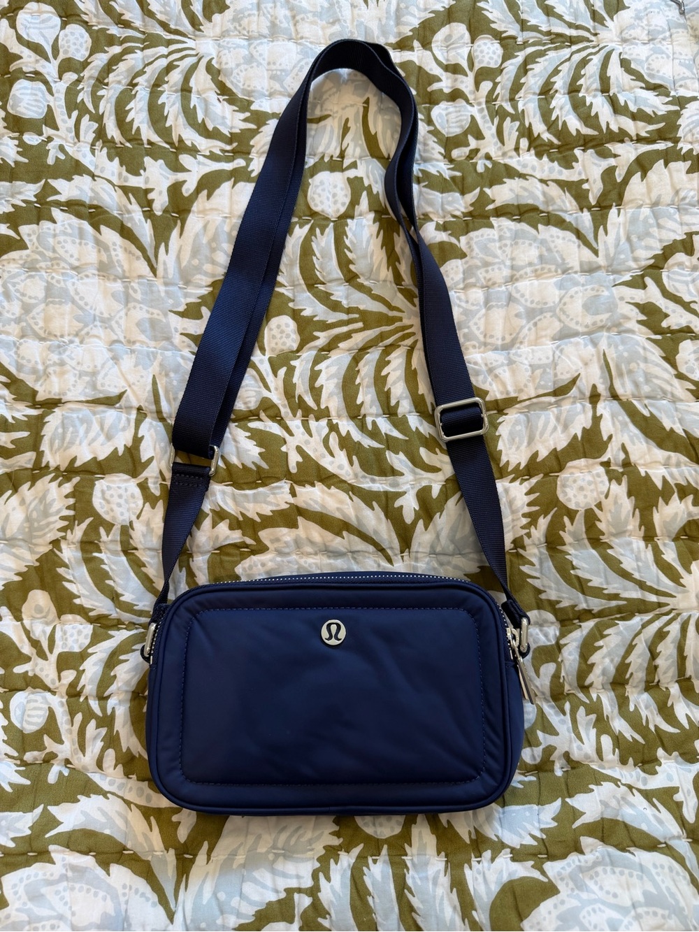Lululemon Crossbody Camera Bag 2L